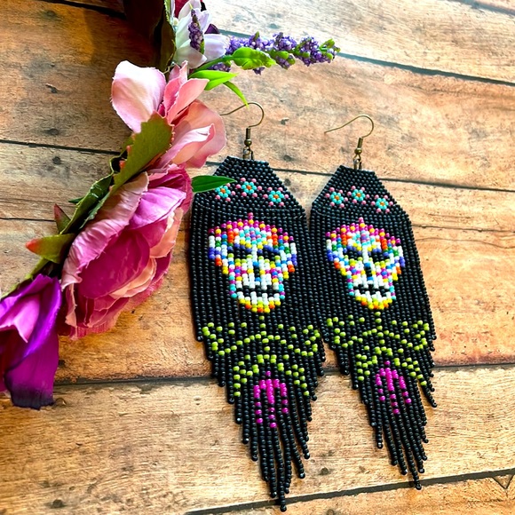 Skull Halloween beaded Earring - Picture 3 of 5